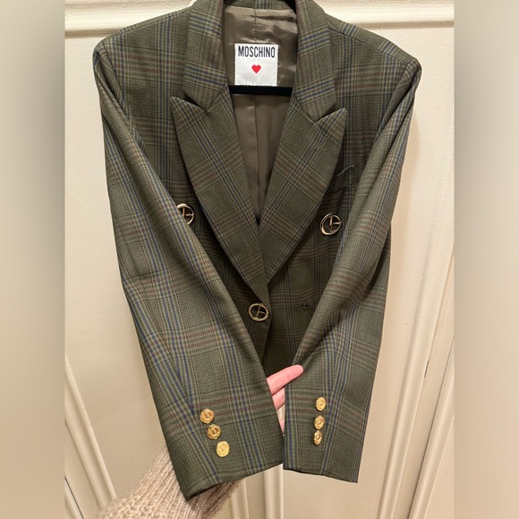 Moschino Vintage 1990’s Blazer with Peaked Lapels and Structured Shoulders - Picture 14 of 16